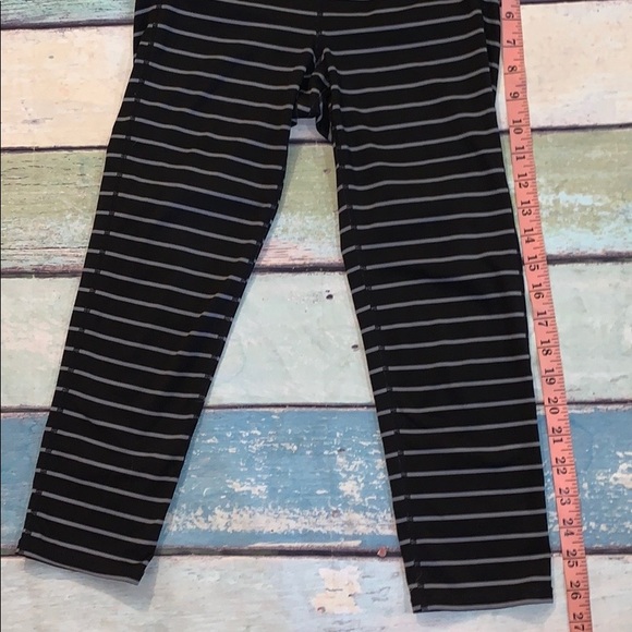 Athleta cropped leggings - Picture 2 of 5